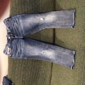 Vigoss boyfriend, Dublin Jeans Capris. Distressed.